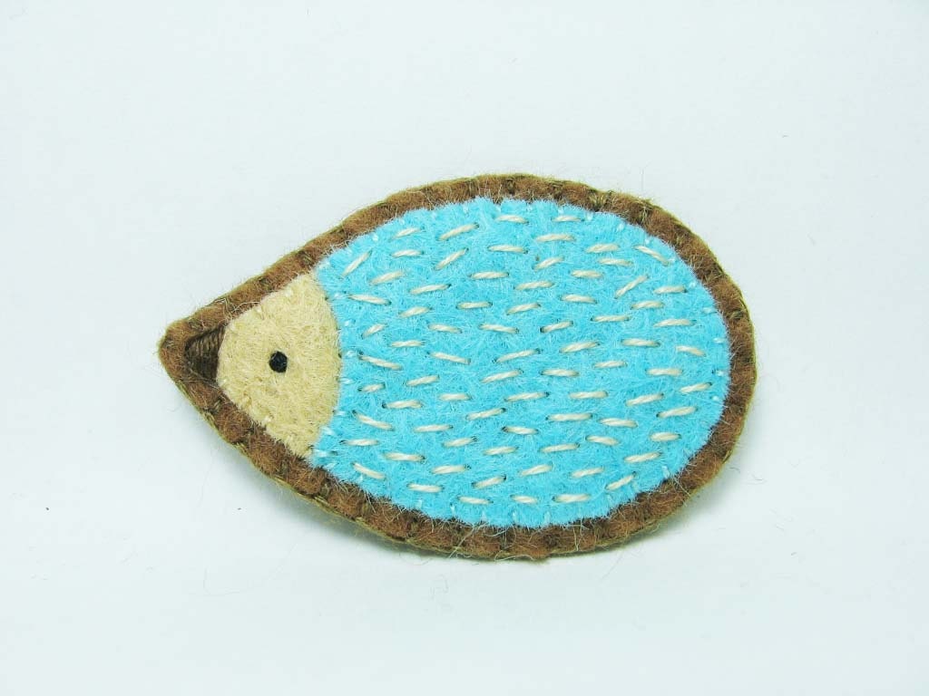 Friendly hedgehog felt pin - small size - made to order