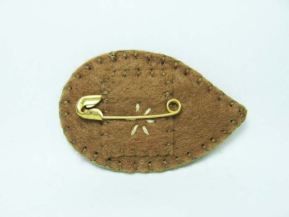 Friendly hedgehog felt pin - small size - made to order