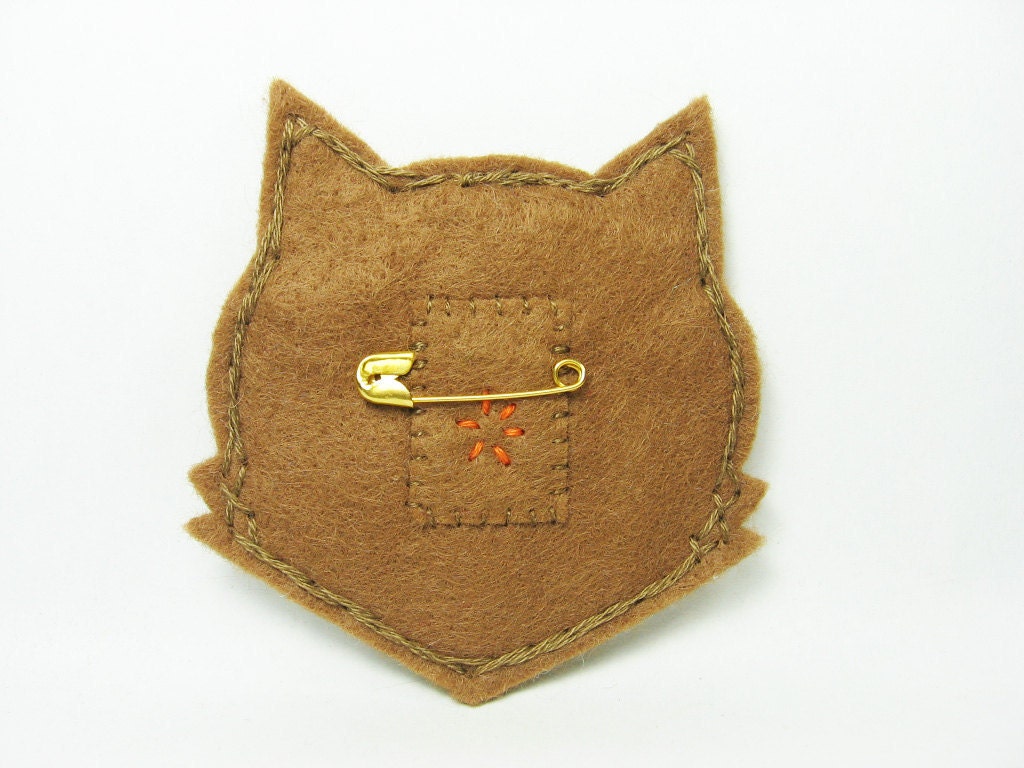 Annoyed urban fox felt pin