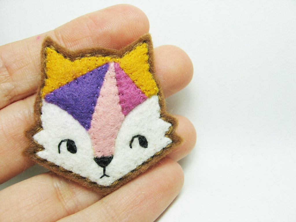 Geometric fox felt brooch - tiny size - made to order