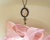 Jane AUSTEN ADDICT Antique Bronze Skeleton Key Ornate Oval Pendant and Necklace