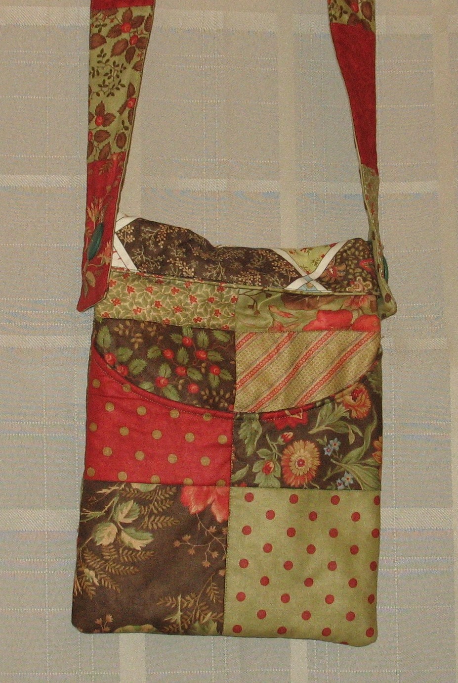 Quilted Messenger Style Purse - Medium