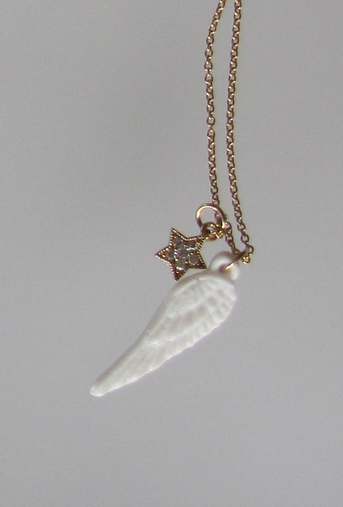 white wing & star necklace