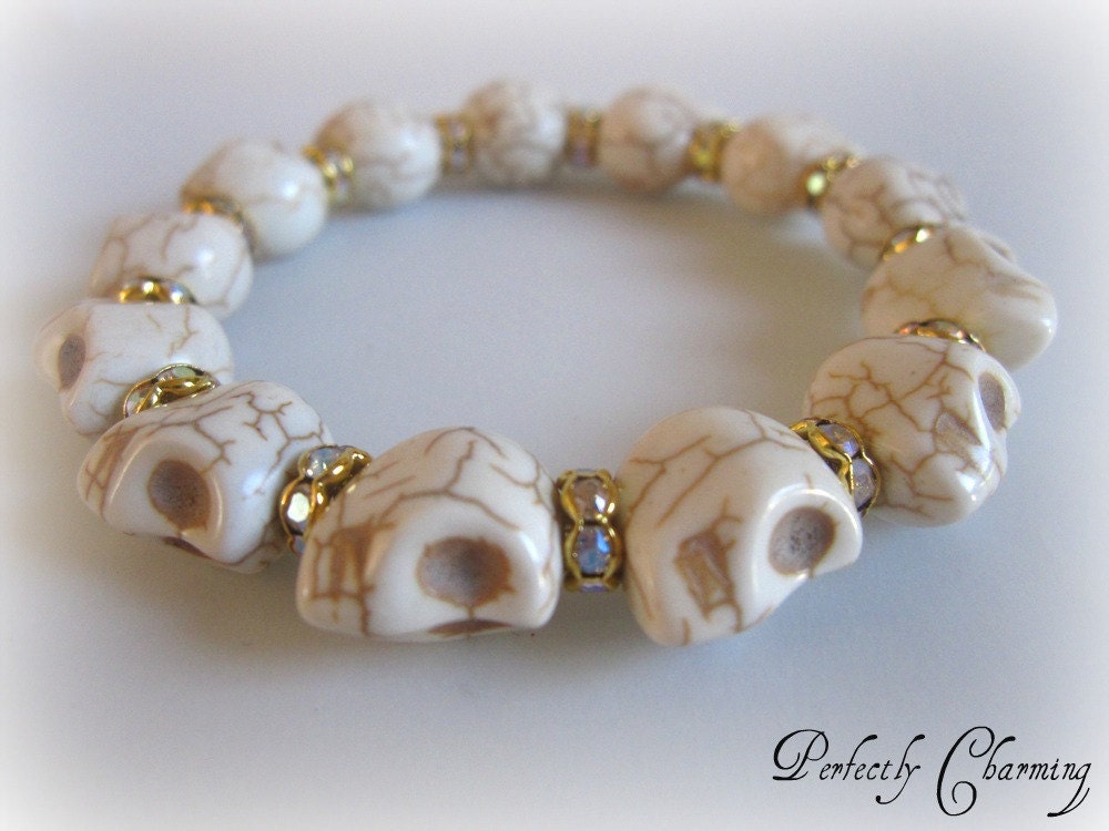 Bracelet CREAM SUGAR SKULLS Day of the Dead Skull Tribal Beaded Bracelet