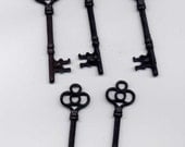 5 Large Clover Top Skeleton Keys