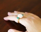 Shiva Shell Cocktail Ring with Swarovski Crystal