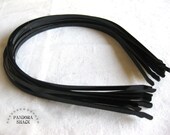 12 Black Metal Headbands 4 mm. Thin, with bent ends for best comfort. Shiny, plain and simple. Wholesale price. Low and fast shipping