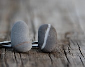 2 Stone hair pins