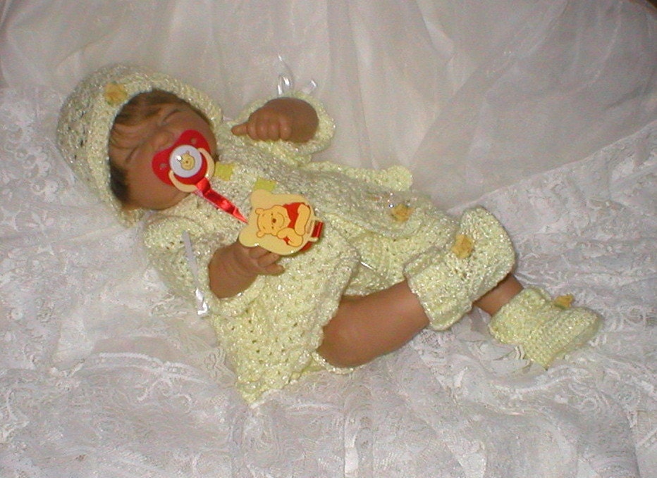 Free Shipping For USA Only Crochet Four Piece Yellow Pearlized 3-D Rose Top Hat Booties Panties Baby Layette