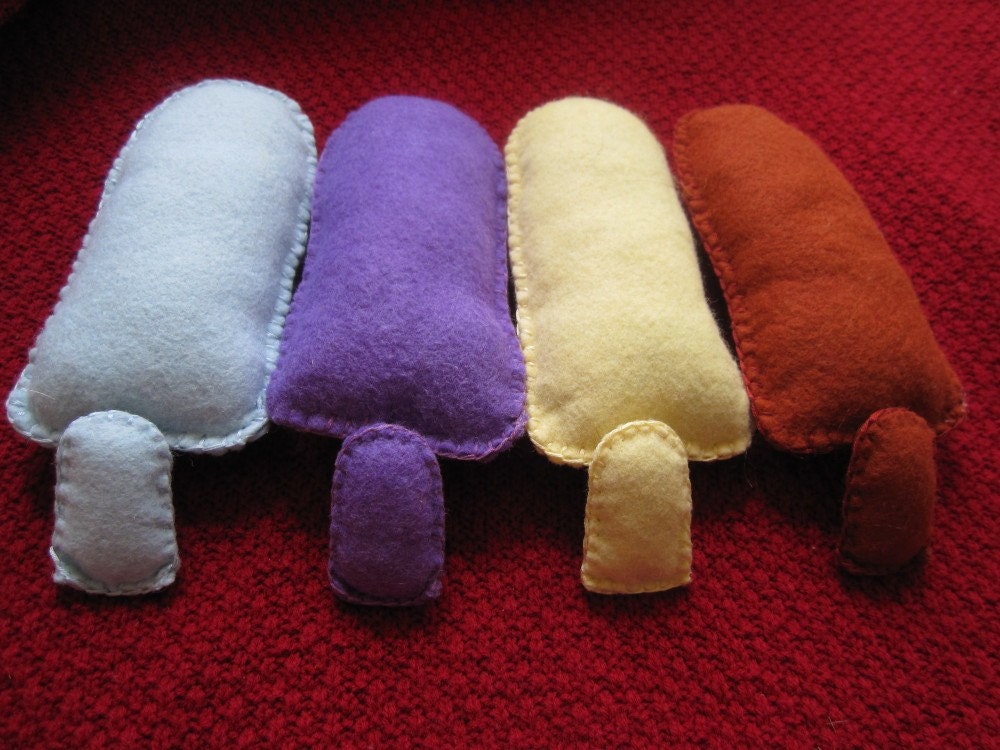 Mother with baby in leaf pouch, wool felt, wool stuffed MOST COLORS AVAILABLE