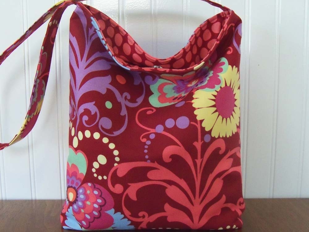15% off entire shop - Coupon code 15OFF - Slouch Purse - Amy Butler Paradise Garden in Wine