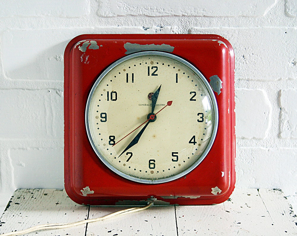 Vintage Wall Clock - Red General Electric Model 2H08 - ZinniaCottage
