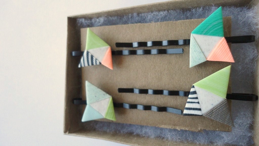set of 4 bobby pins 2/6