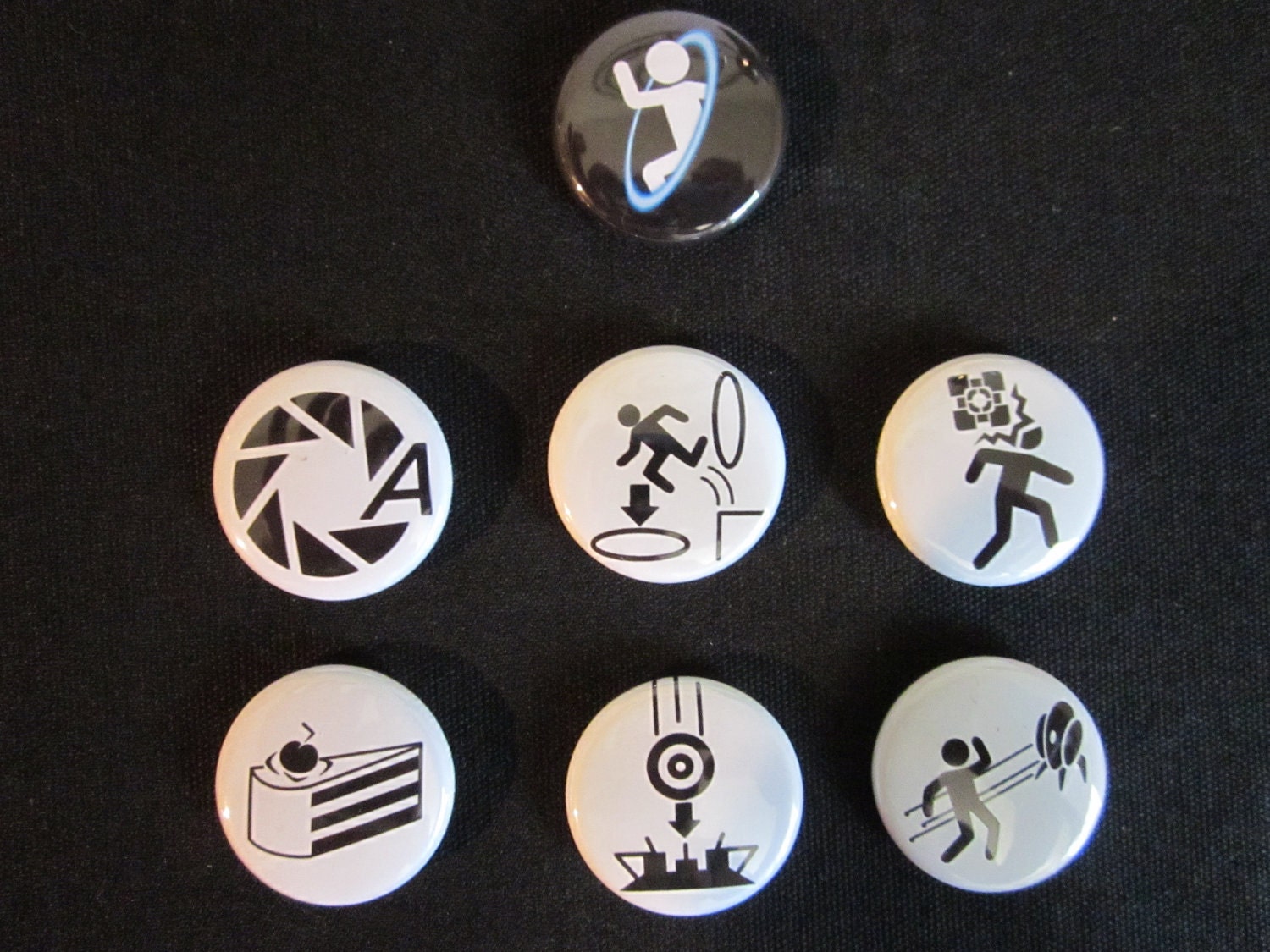 Portal Warning 7 buttons 1" set - blue
