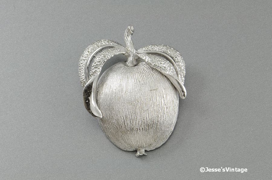 Vintage Peach Brooch Silver Tone Fruit Jewelry