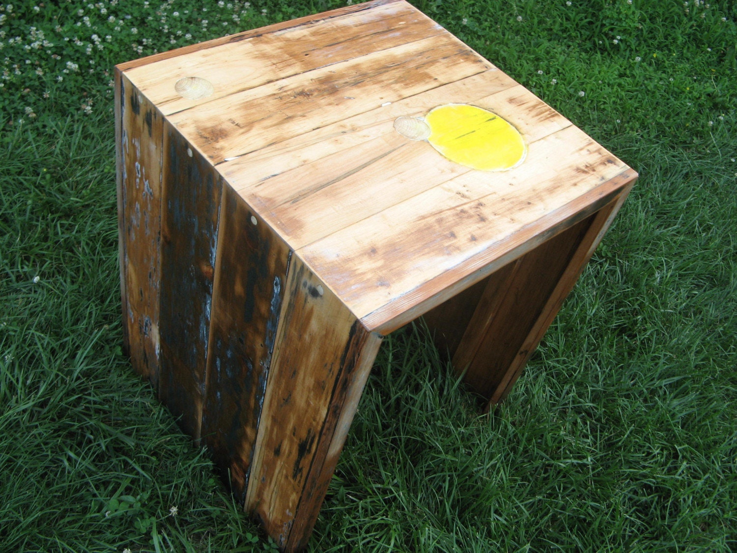 BOX TABLE
