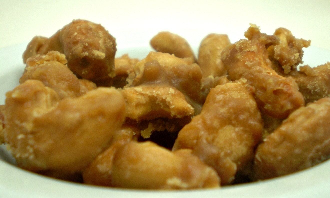 Praline Cashews - Large Order - 10.5 oz total weight