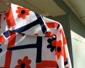 Mod 1960s red-white-blue big flowers medium-large blouse