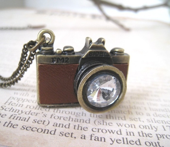 Vintage Style Brown Leather Camera Necklace