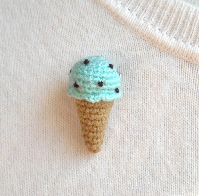 Mint Chocolate Chip Ice Cream Brooch - Crochet Ice Cream - Pastel Mint Green Amigurumi Pin - Pastel Fashion