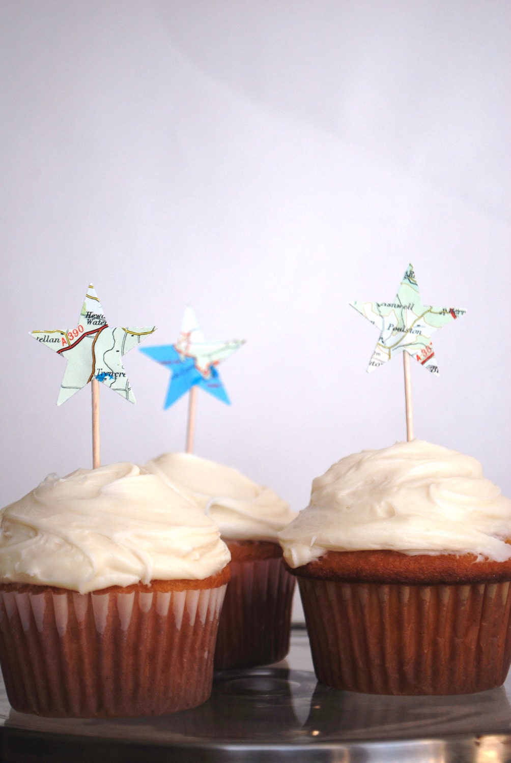 12 Vintage Map Star Cupcake Toppers