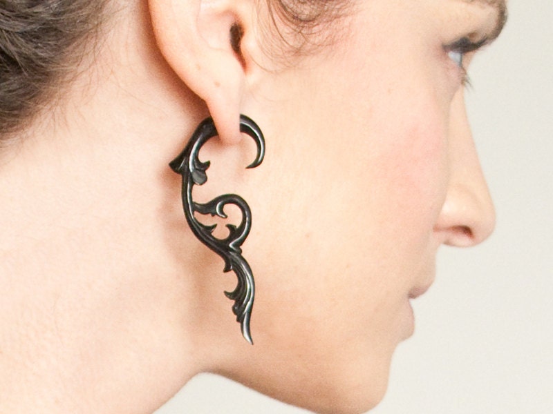 Fake Gauges - Floral Vine Horn Earrings