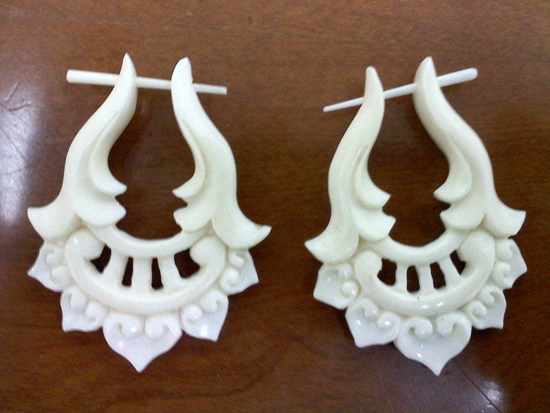 Bone Post Earrings - Etsy Flowers