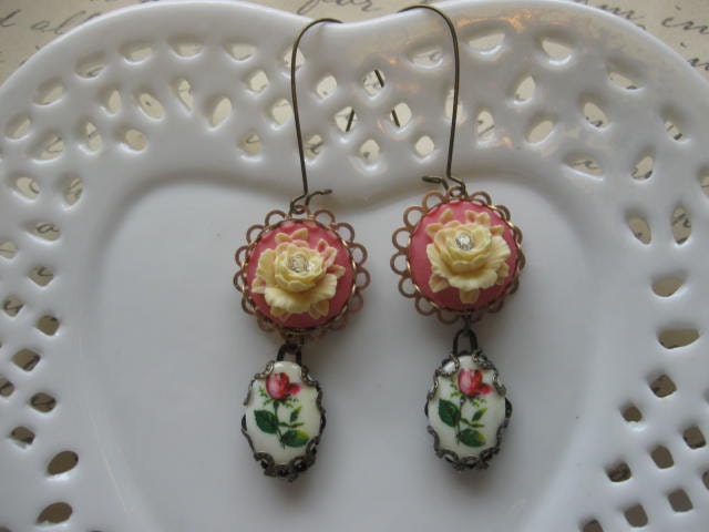 vintage assemblage rose cabochon and rhinestone jewelry.Victoria