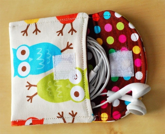 Earbud Pouch case sleeve sewing pdf tutorial and pattern - perfect for iPhone users