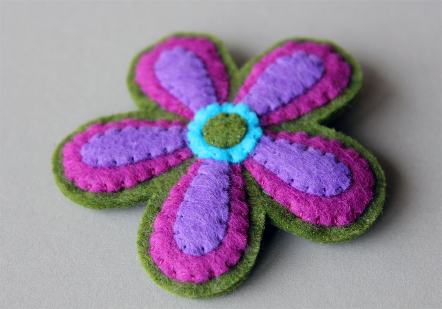 SALE - Pop Flower - Felt Flower Brooch Pin - Mother's Day