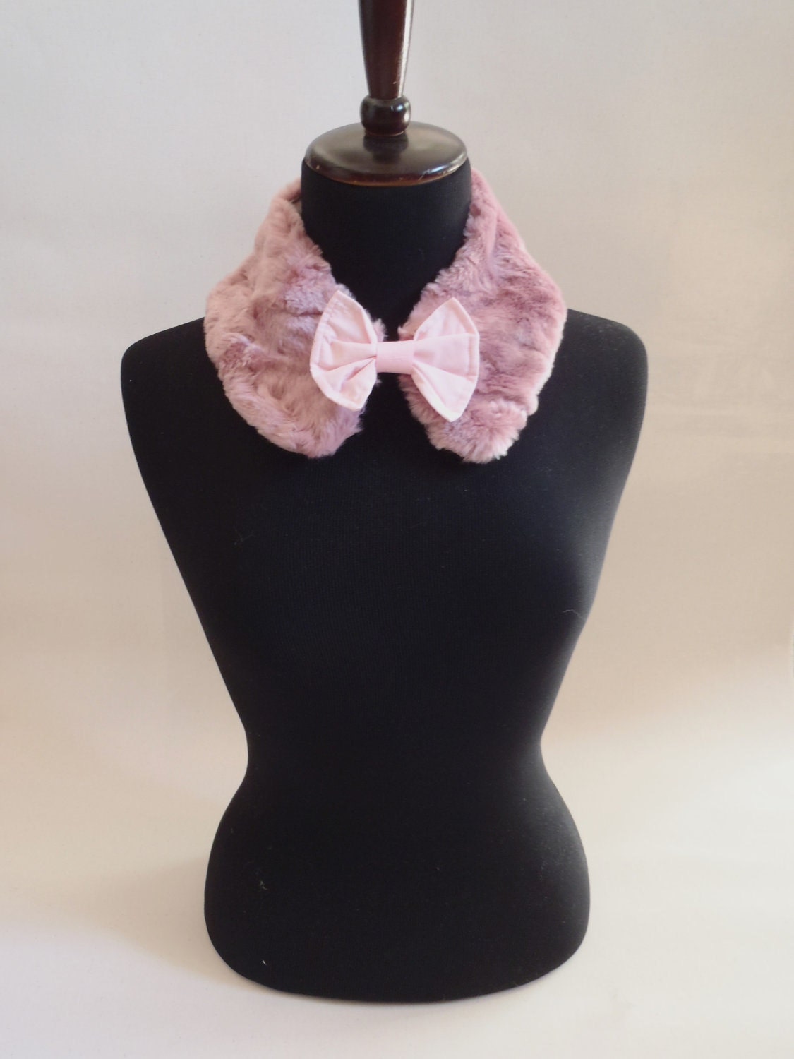 Pink soft fur lolita collar sz s-m