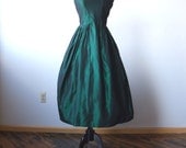 1980s Formal Dress EMERALD CITY GREEN Taffeta Halter Style Full Length Poufy