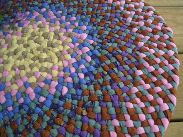 Braided Round Rug in Terra Cotta and pink from upcycled cotton