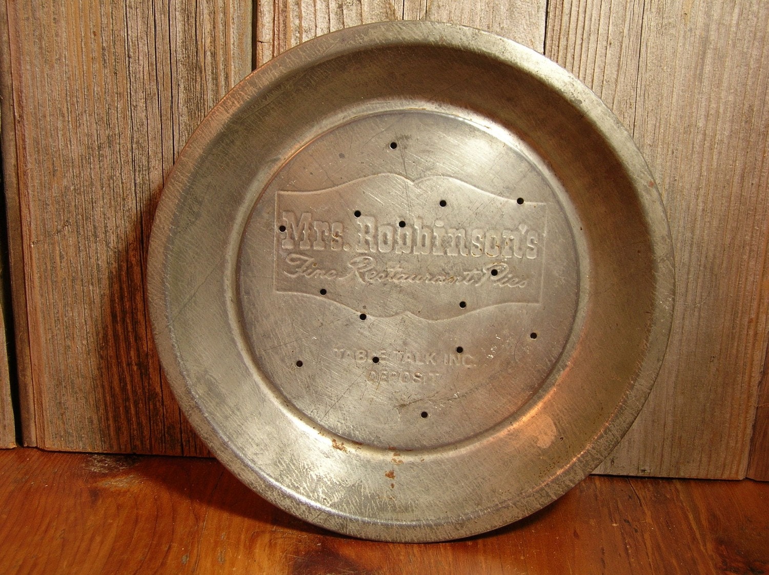 Mrs Robbinsons Table Talk Pie Tin