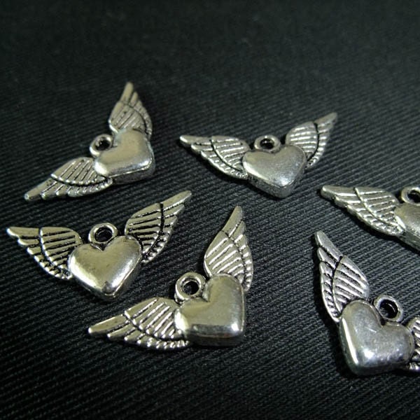 Destash (6) Winged Heart Charms