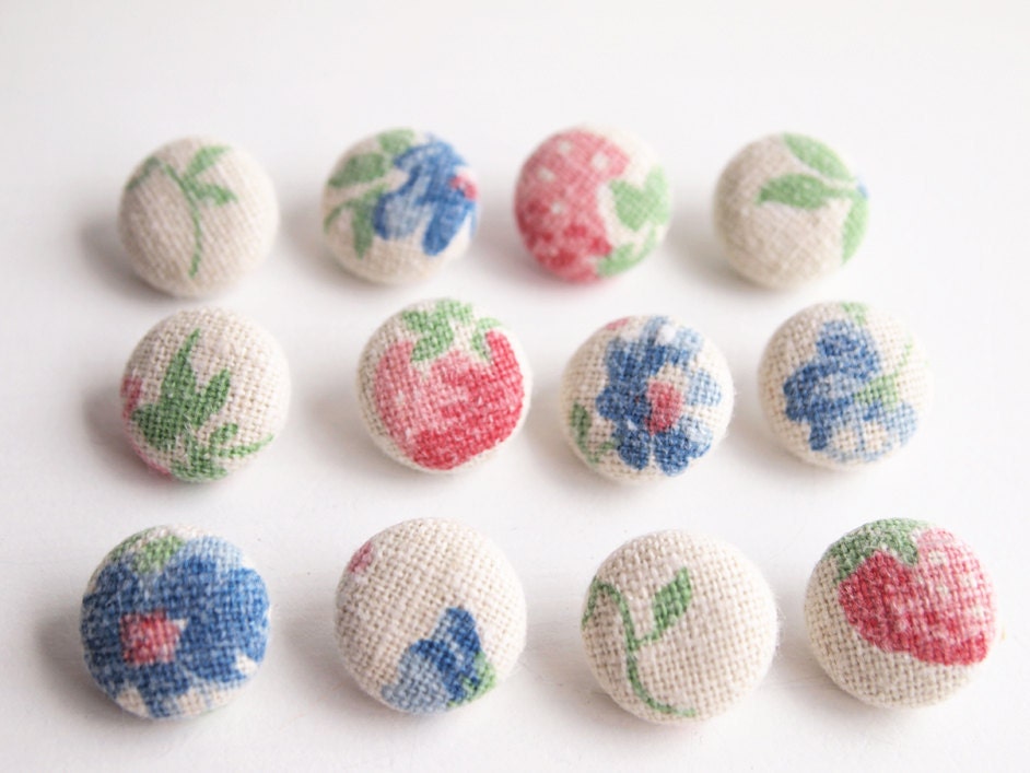 Fabric Covered Buttons Small 15mm  Lot of 12 Linen Buttons - Strawberry Fields
