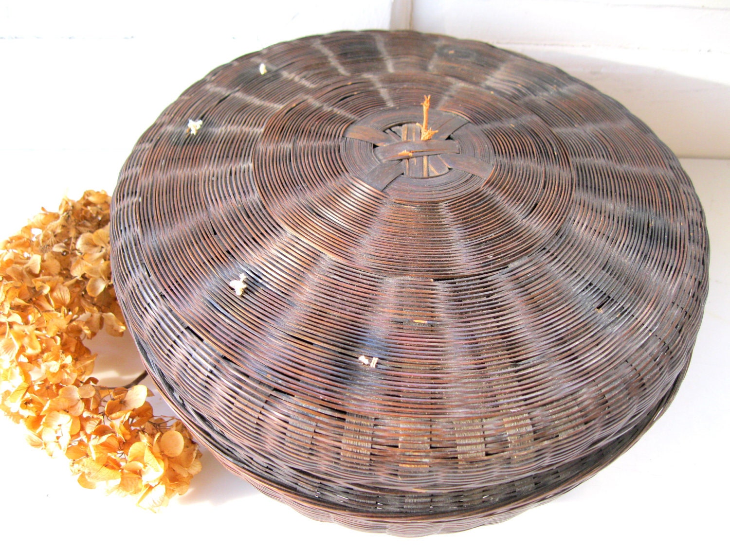 Vintage Basket /Sewing /Chinese /Woven/ Brown from Tessiemay