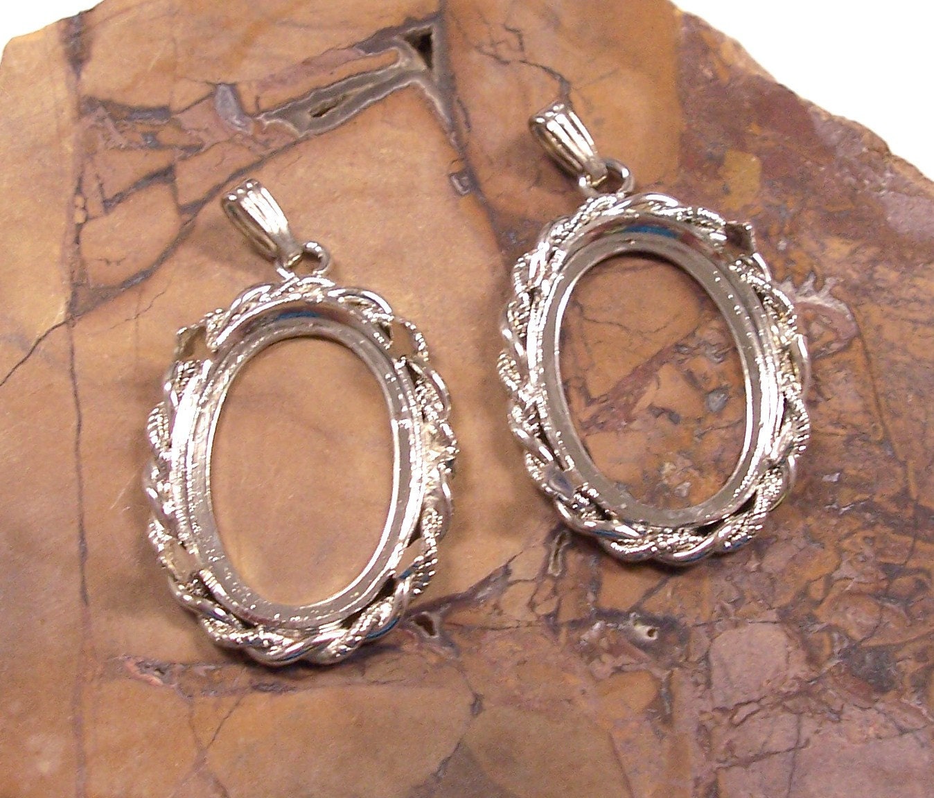 VINTAGE Silver Oval PENDANT Blanks Oval Two (2) Silver Rope Look Add Gems Cabochons Cameos Fashion Jewelry Blank Destash (J71)