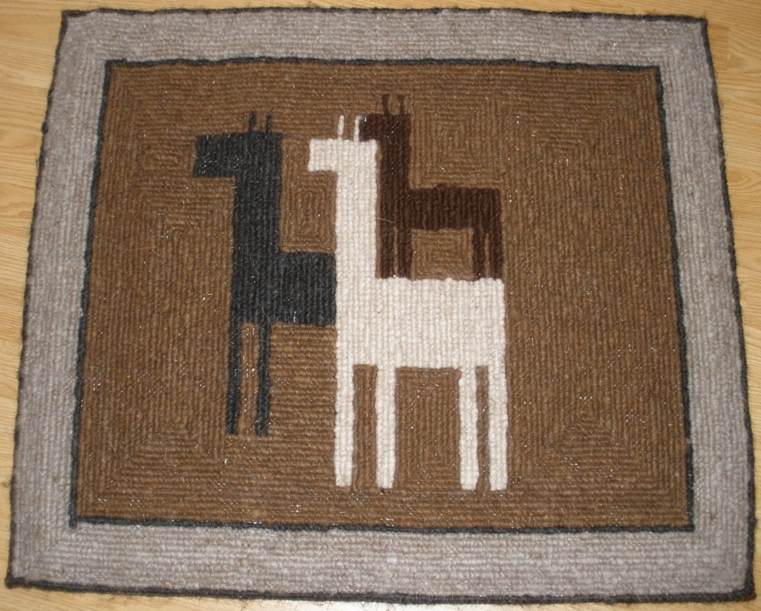 Llama fibre locker hooked wall hanging/rug DISCOUNTED