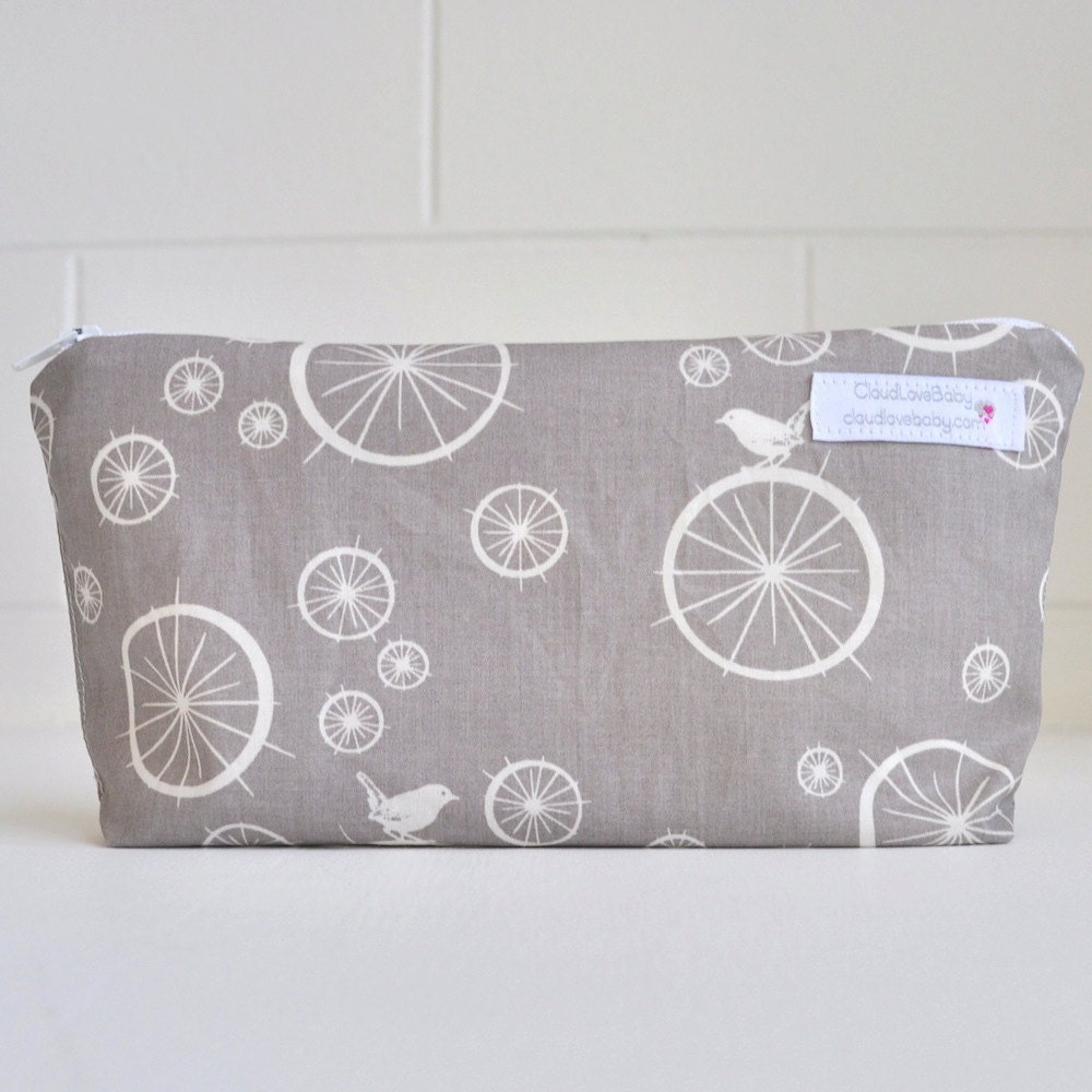 makeup bag. wet bag. cosmetic bag. waterproof. grey birdie spokes