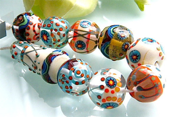 Collectors item, handmade lampwork beadset (9) made by Dora Shubert