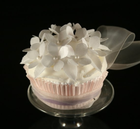 3 Edible WHITE Hydrangea Cupcake topper (Wafer Rice Paper)