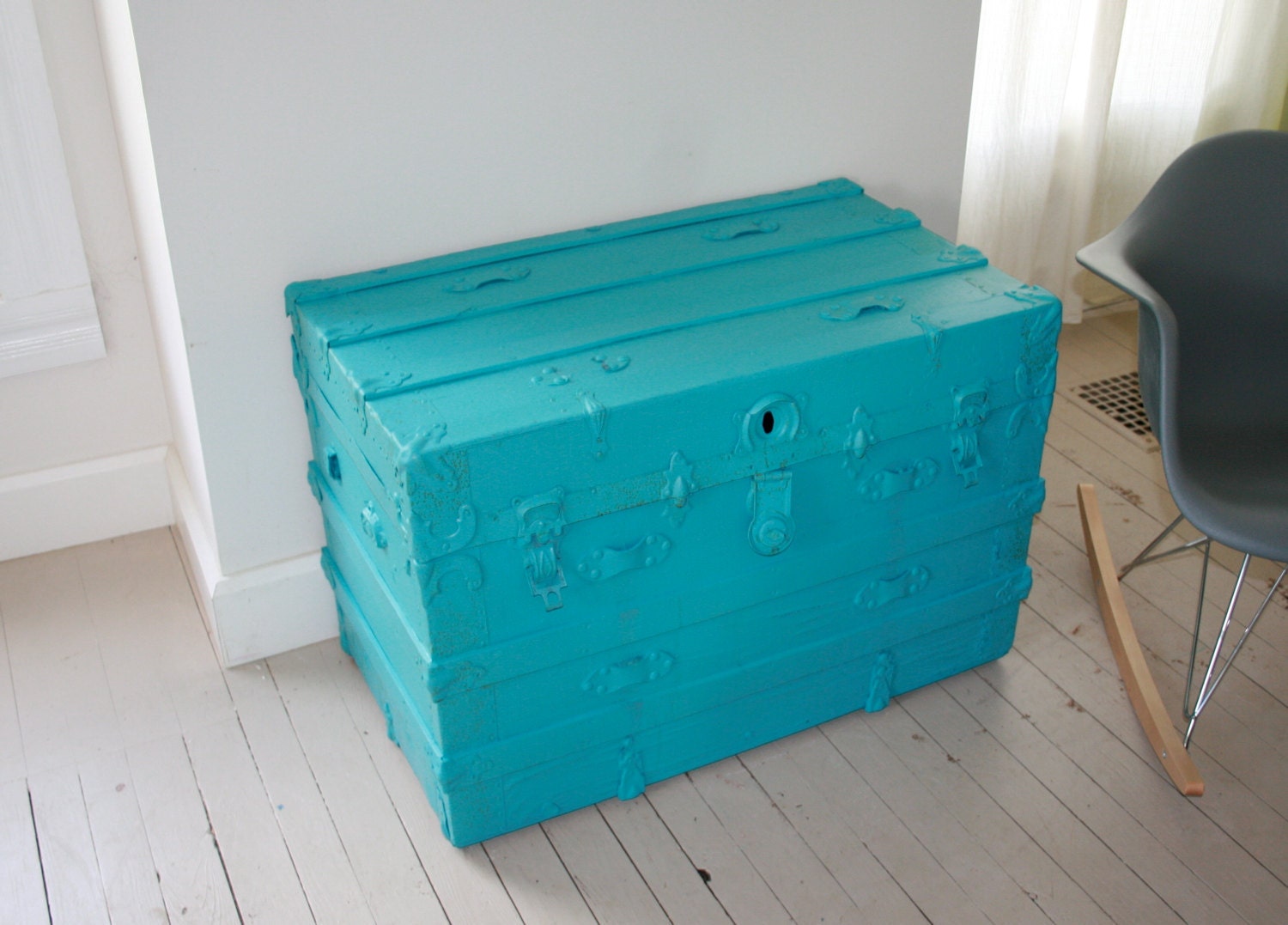 Steamer Trunk Vintage in Ocean Waves Retro Pop