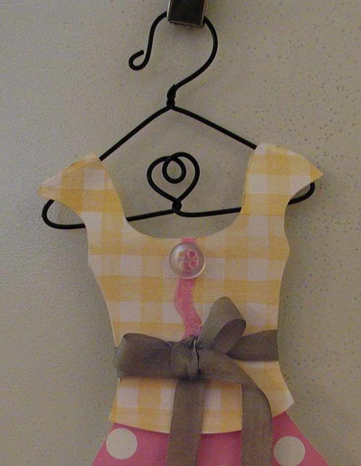 VINTAGE HANKIE Fashion Dress with Pink Apron