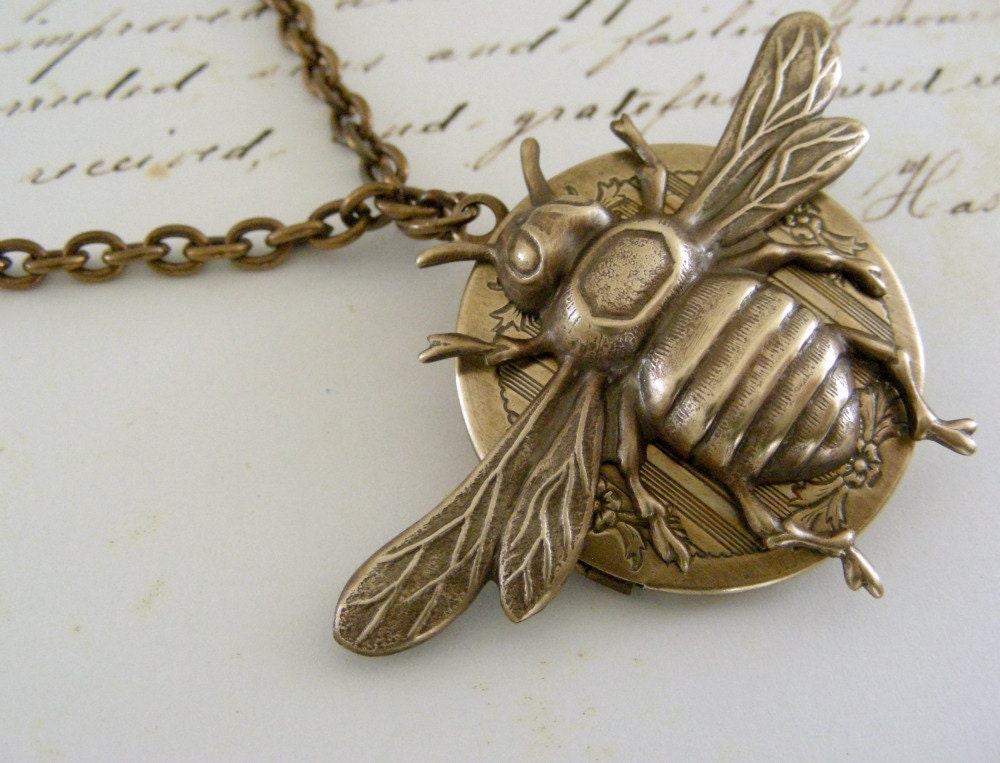 LOCKET Necklace - BEE - Vintage Brass - Handmade - Bee Happy