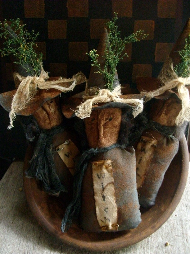 3  Primitive Halloween Witch Stumpy Doll