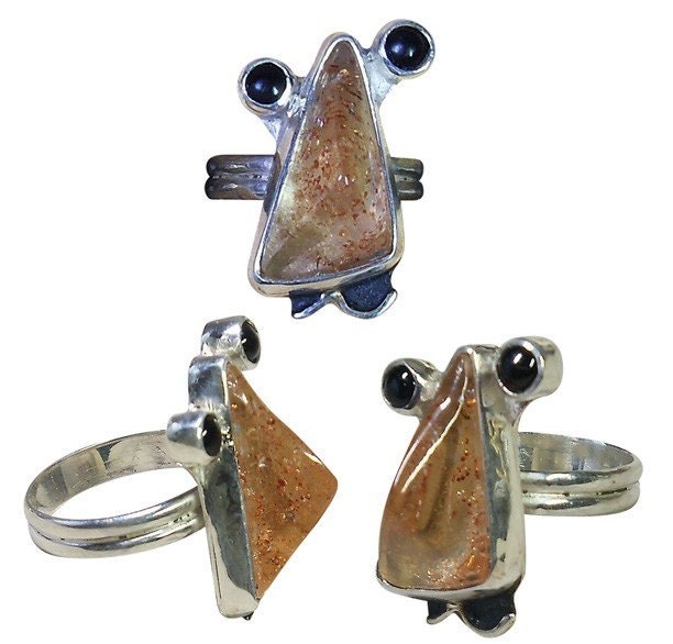 Moody Ring, Amber Set in Sterling Silver, Size 7  r7moodf1804