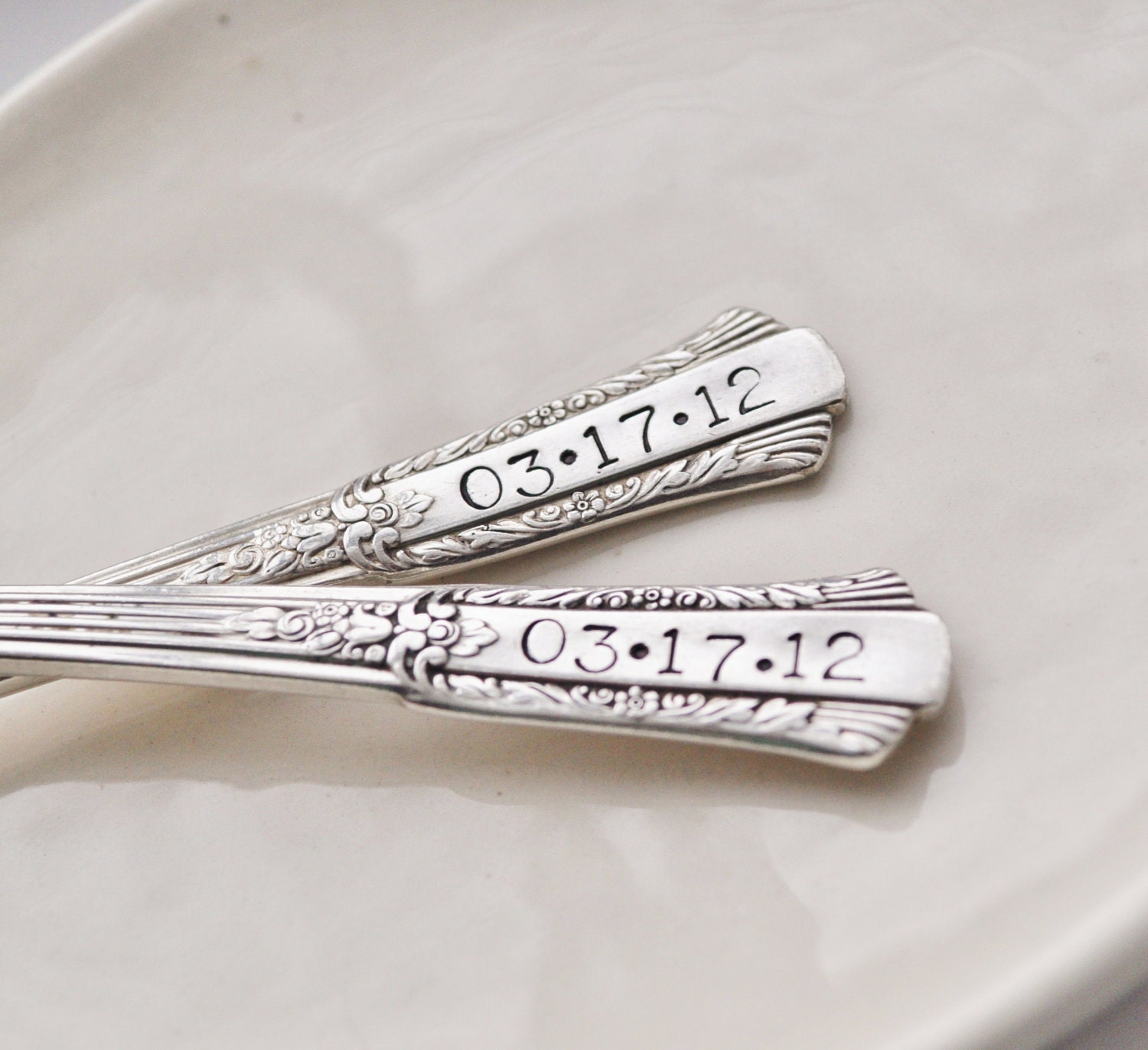 Mr. & Mrs. - Vintage Wedding Cake Fork Set Personalized with Your Wedding Date by jessicaNdesigns on Etsy