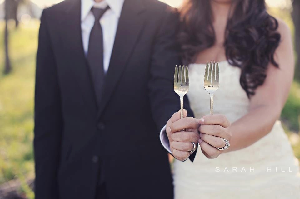 Mr. & Mrs. - Vintage Wedding Cake Fork Set Personalized with Your Wedding Date by jessicaNdesigns on Etsy