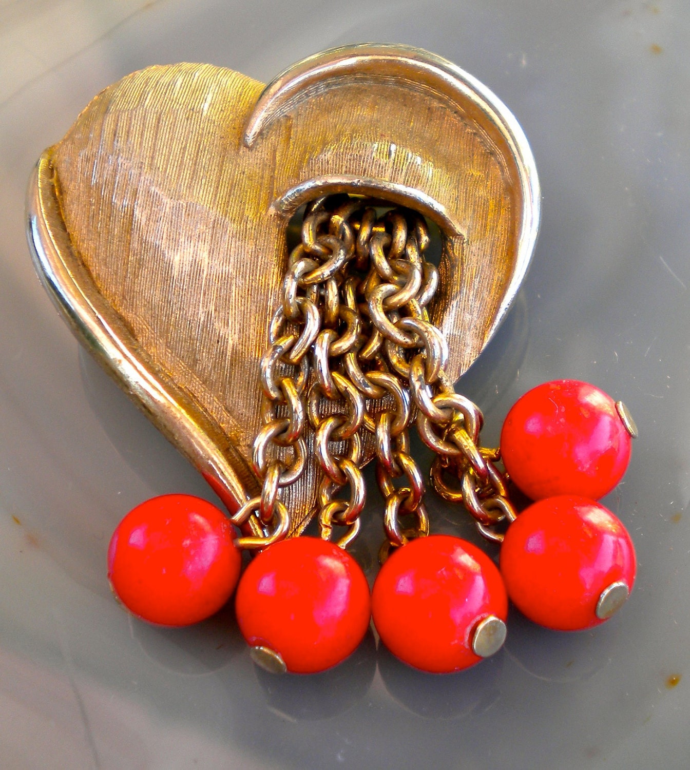 1950's Gold Heart Chain Pin